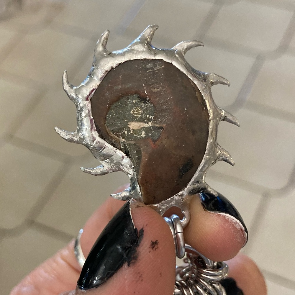 Genuine ammonite fossil shell with spikes on cuban chain choker necklace - Picture 3 of 15